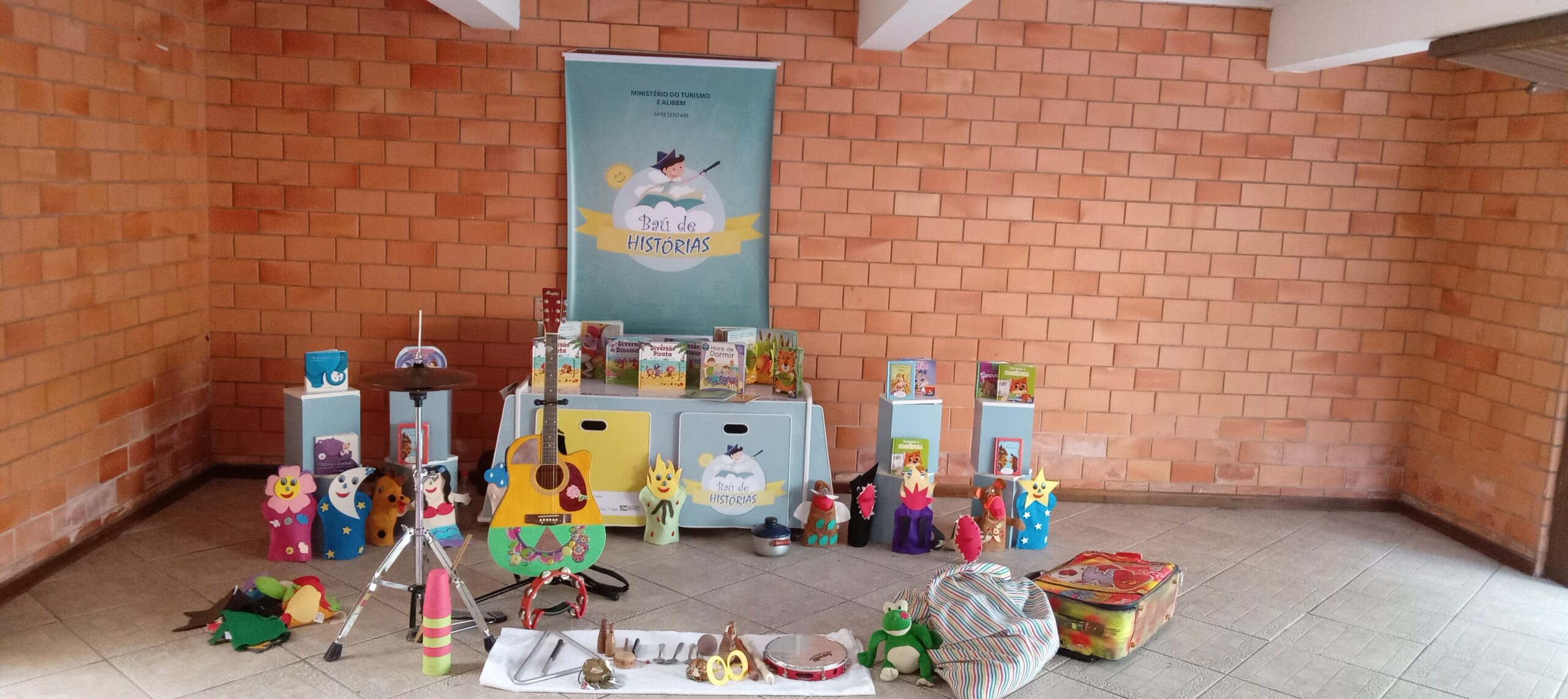 Projeto “Baú de Histórias” reforça a importância da leitura para 1.160 crianças em Porto Alegre