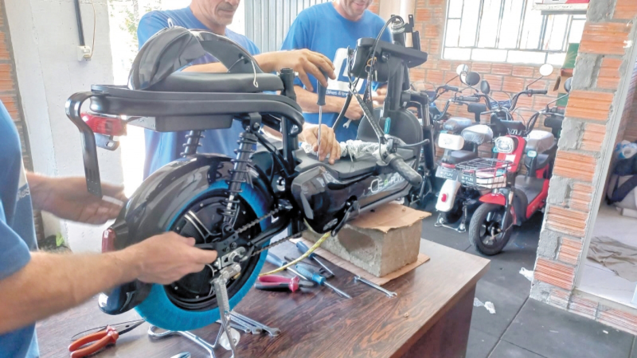 Apenados do Presídio de Santa Rosa realizam a montagem de bicicleta elétrica